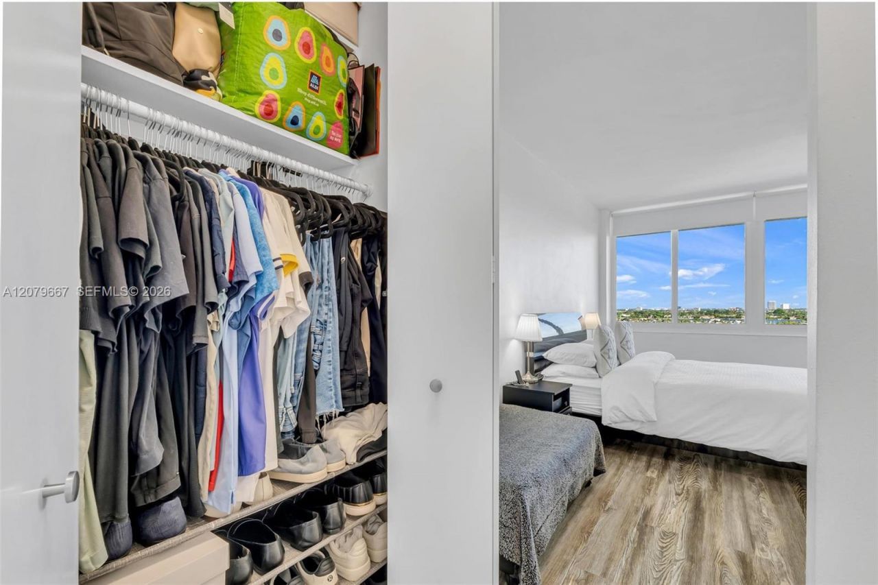 7441 Wayne, Unit 15I, Miami Beach, FL 33141 Photo