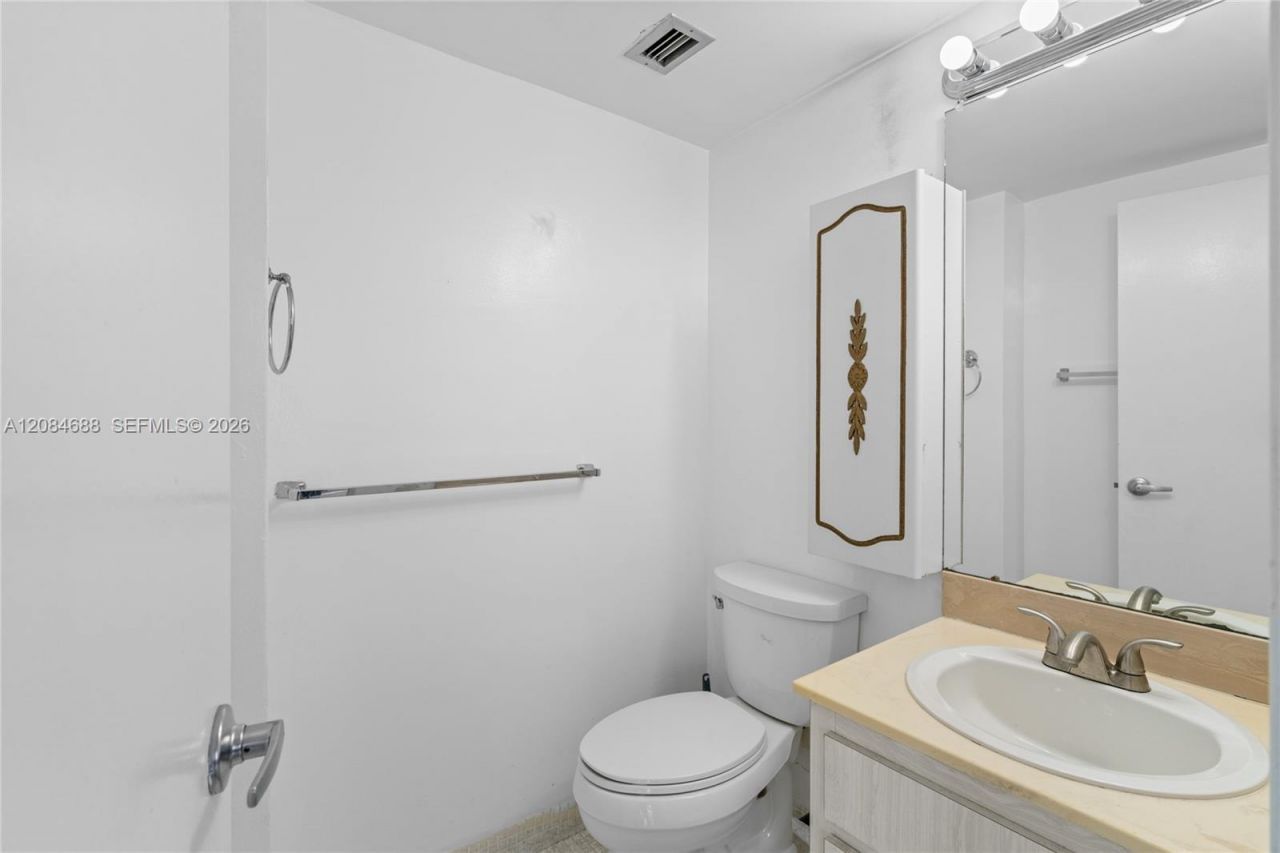 5001 Collins Ave, Unit 5E, Miami Beach, FL 33140 Photo