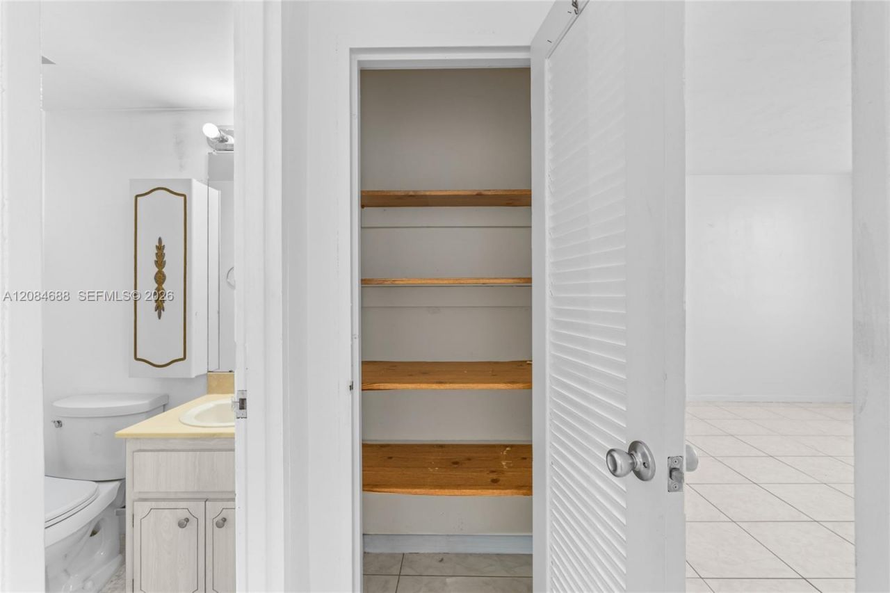 5001 Collins Ave, Unit 5E, Miami Beach, FL 33140 Photo