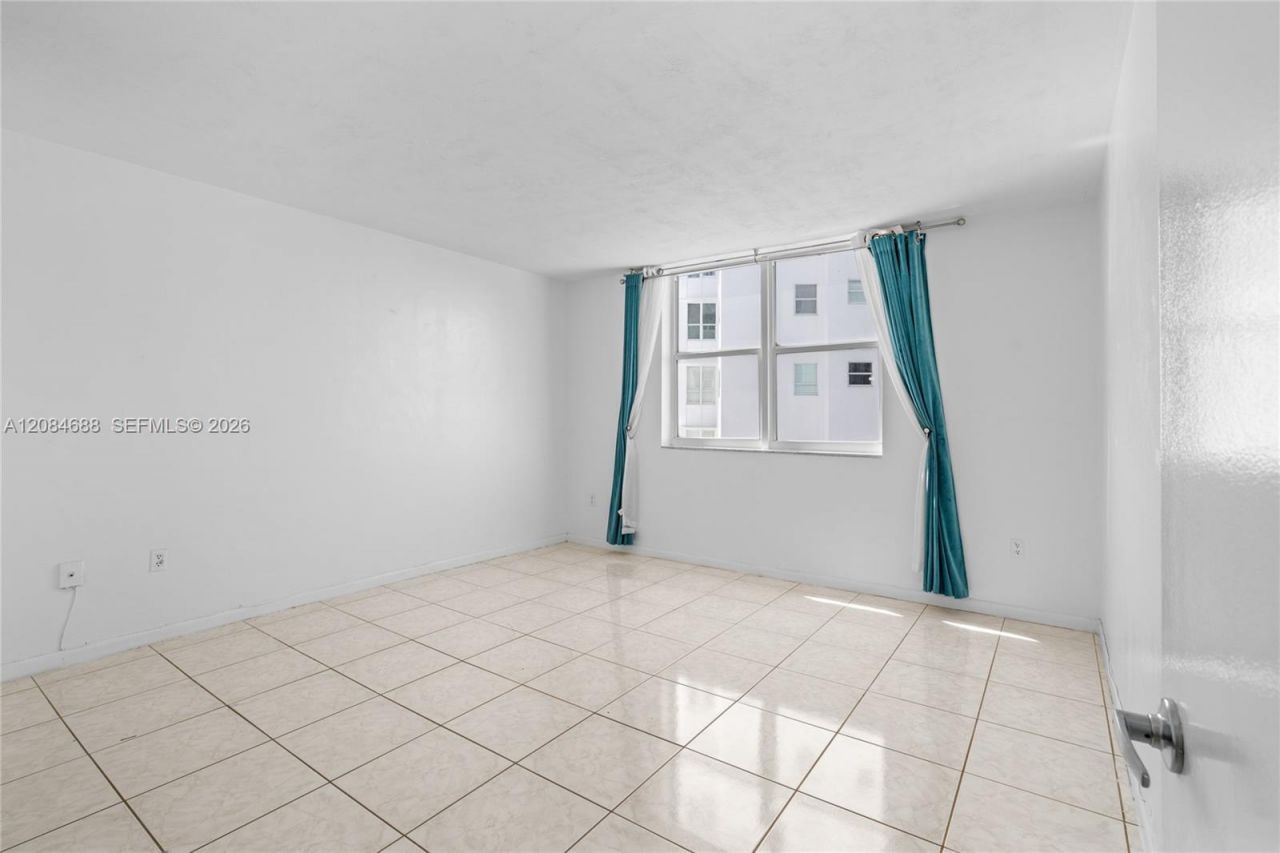 5001 Collins Ave, Unit 5E, Miami Beach, FL 33140 Photo