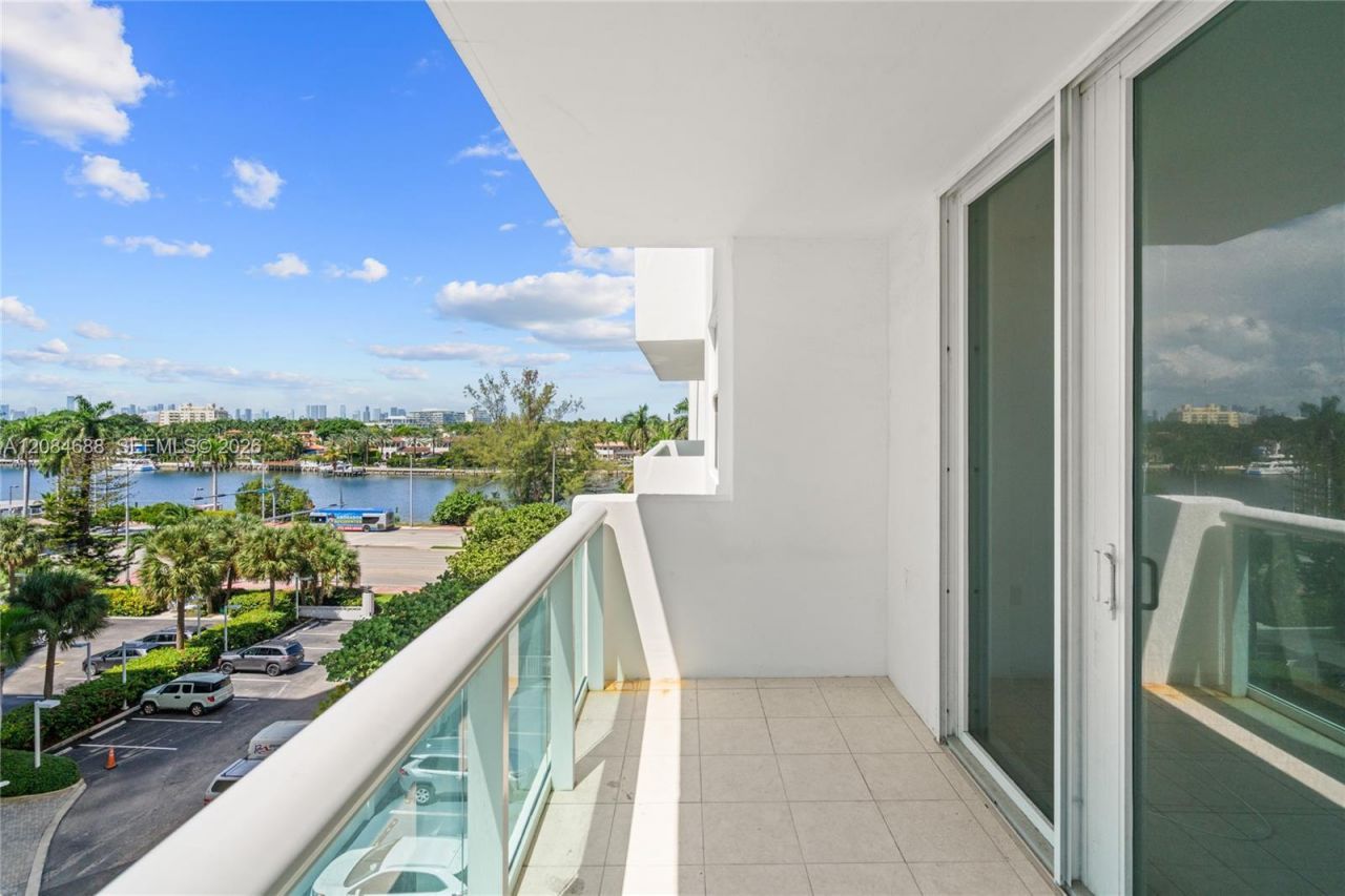 5001 Collins Ave, Unit 5E, Miami Beach, FL 33140 Photo