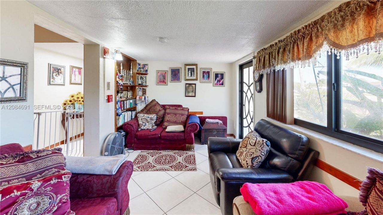 10900 SW 177th Ter, Miami, FL 33157 Photo
