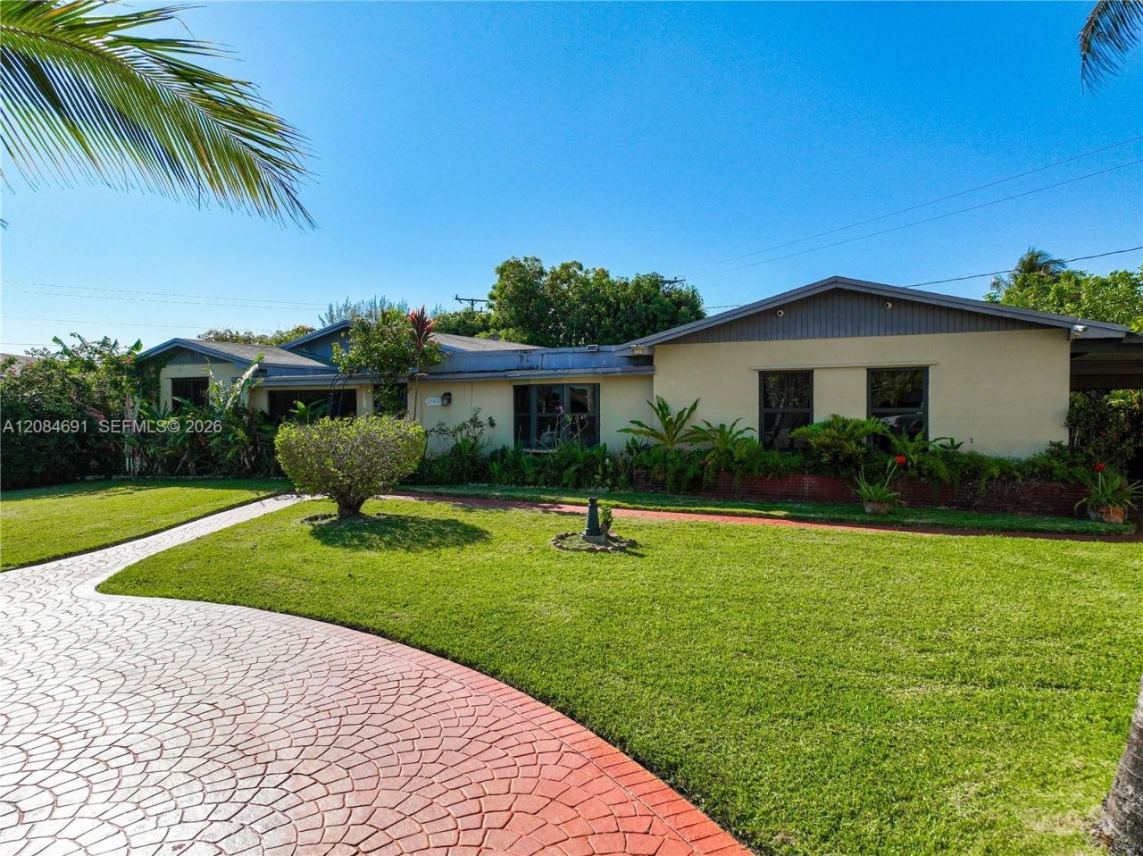 10900 SW 177th Ter, Miami, FL 33157 Photo