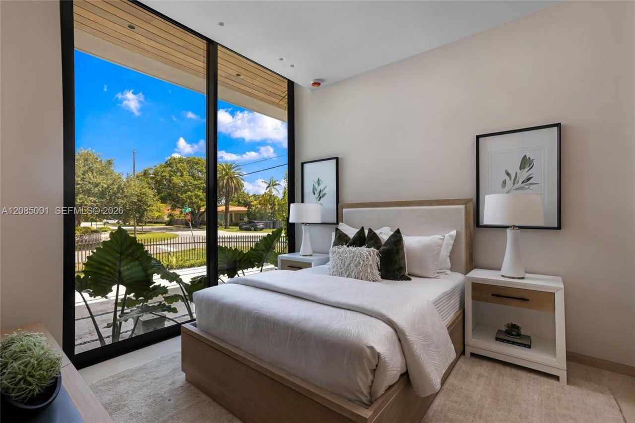 4940 Cherokee Ave, Miami Beach, FL 33140 Photo