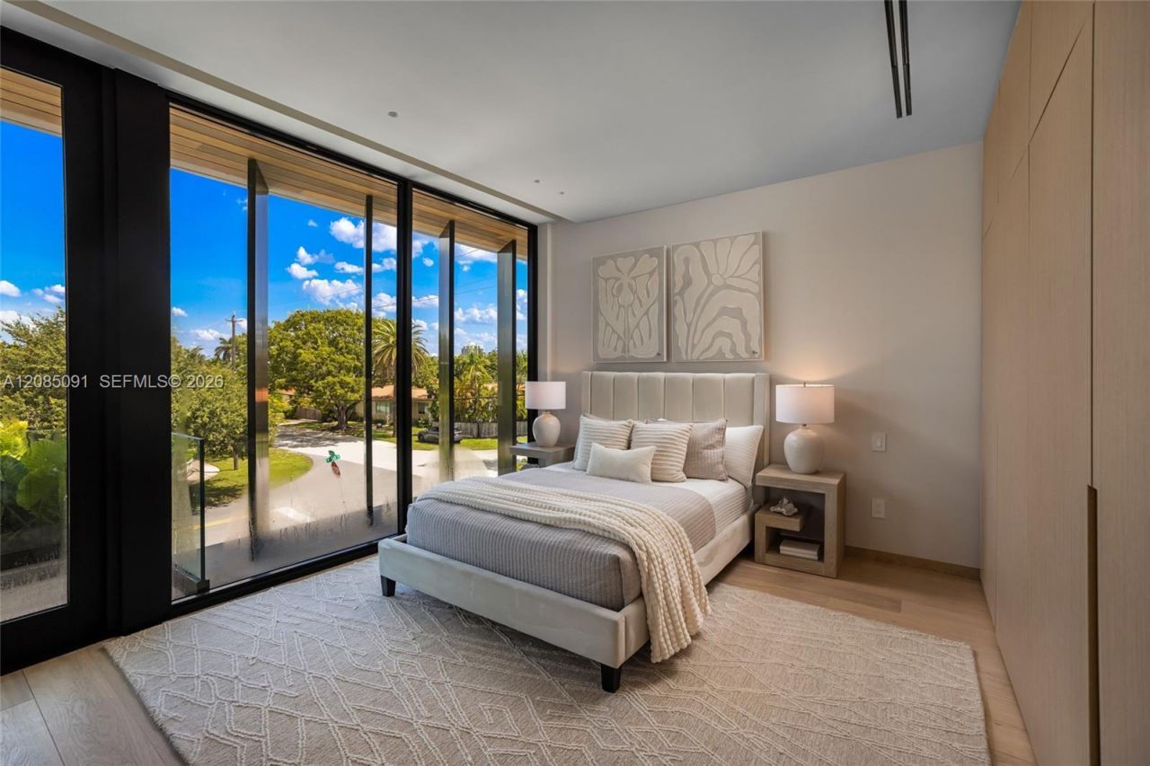 4940 Cherokee Ave, Miami Beach, FL 33140 Photo