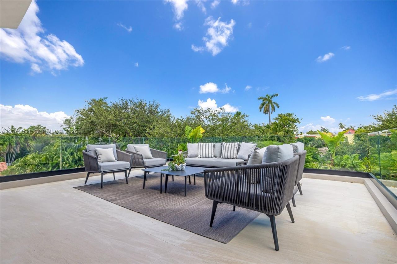 4940 Cherokee Ave, Miami Beach, FL 33140 Photo
