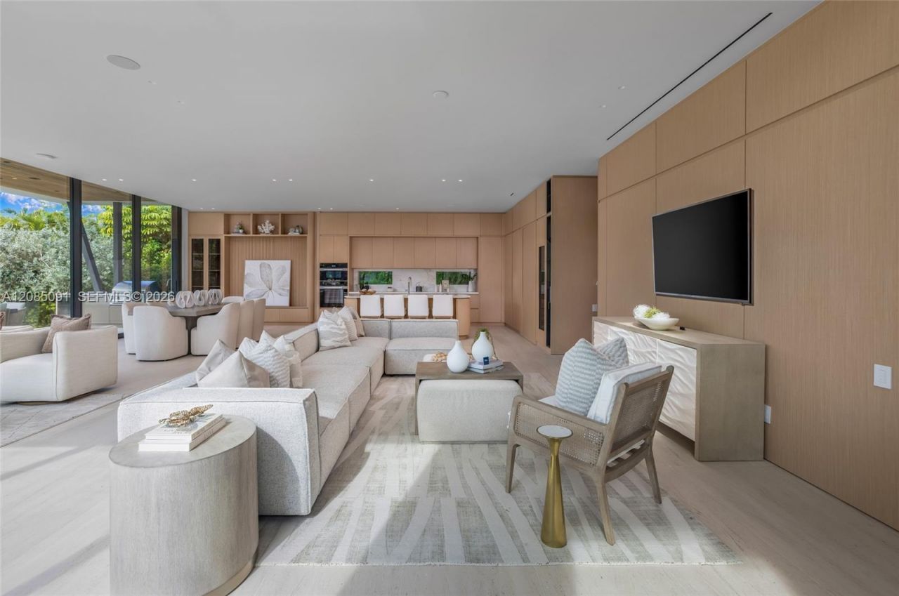 4940 Cherokee Ave, Miami Beach, FL 33140 Photo