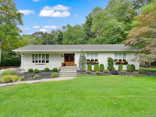 15 Ramapo Lane , Chestnut Ridge, NY 10952