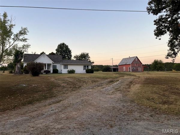 16763 Sunset Drive, Houston, MO 65483