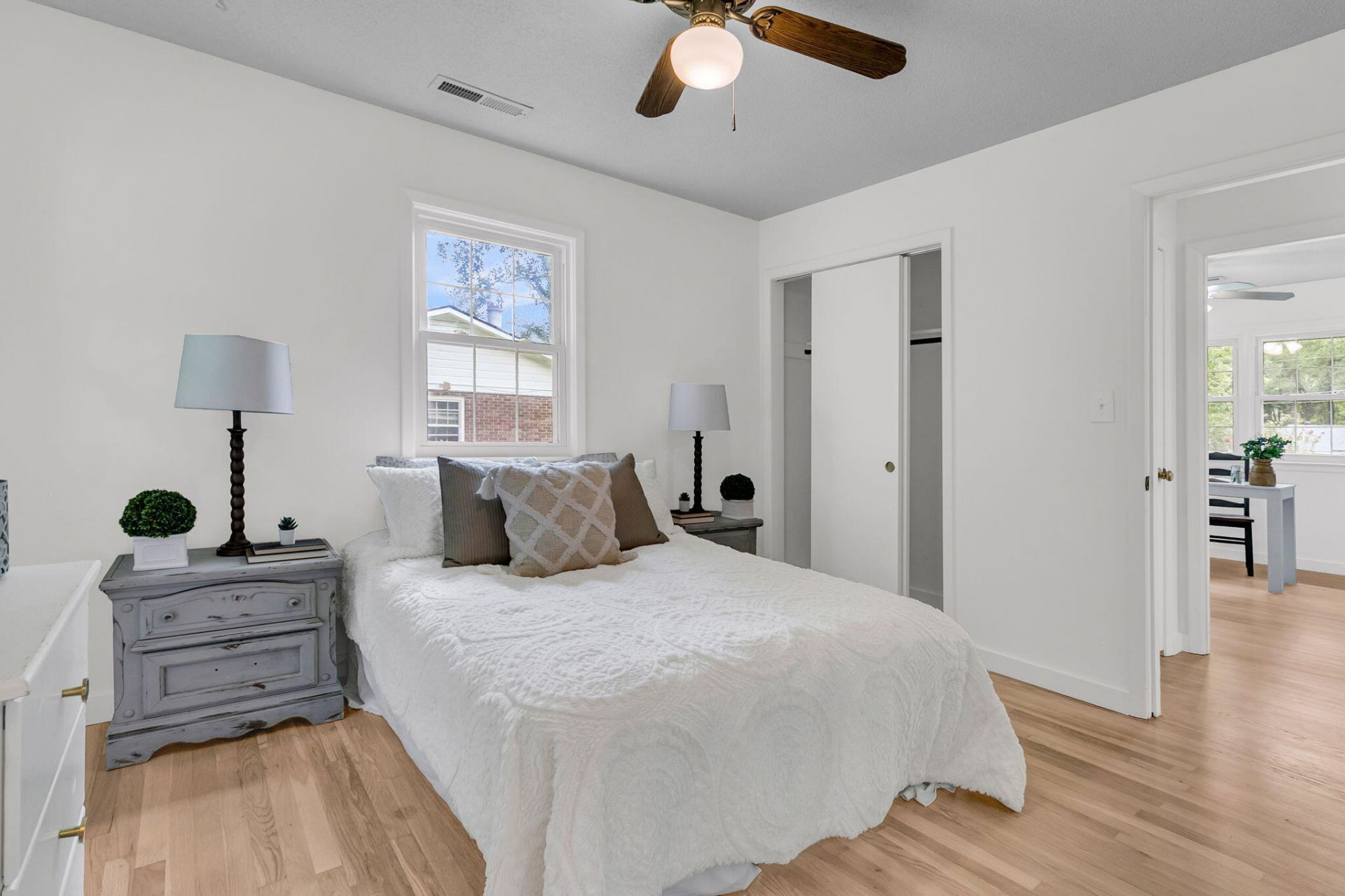 404 Forest Circle Photo 18