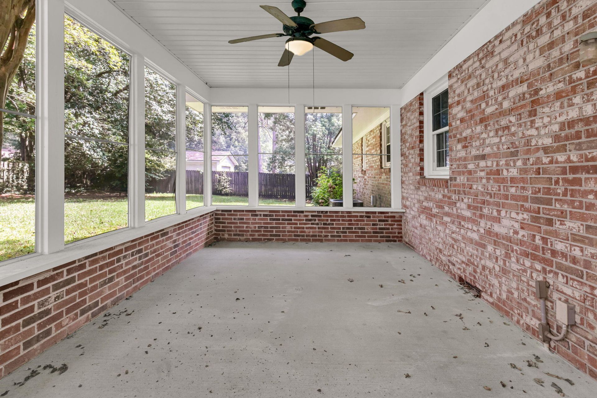 404 Forest Circle Photo 25