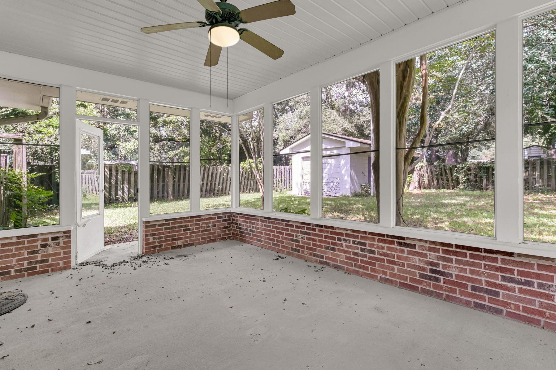 404 Forest Circle Photo 26