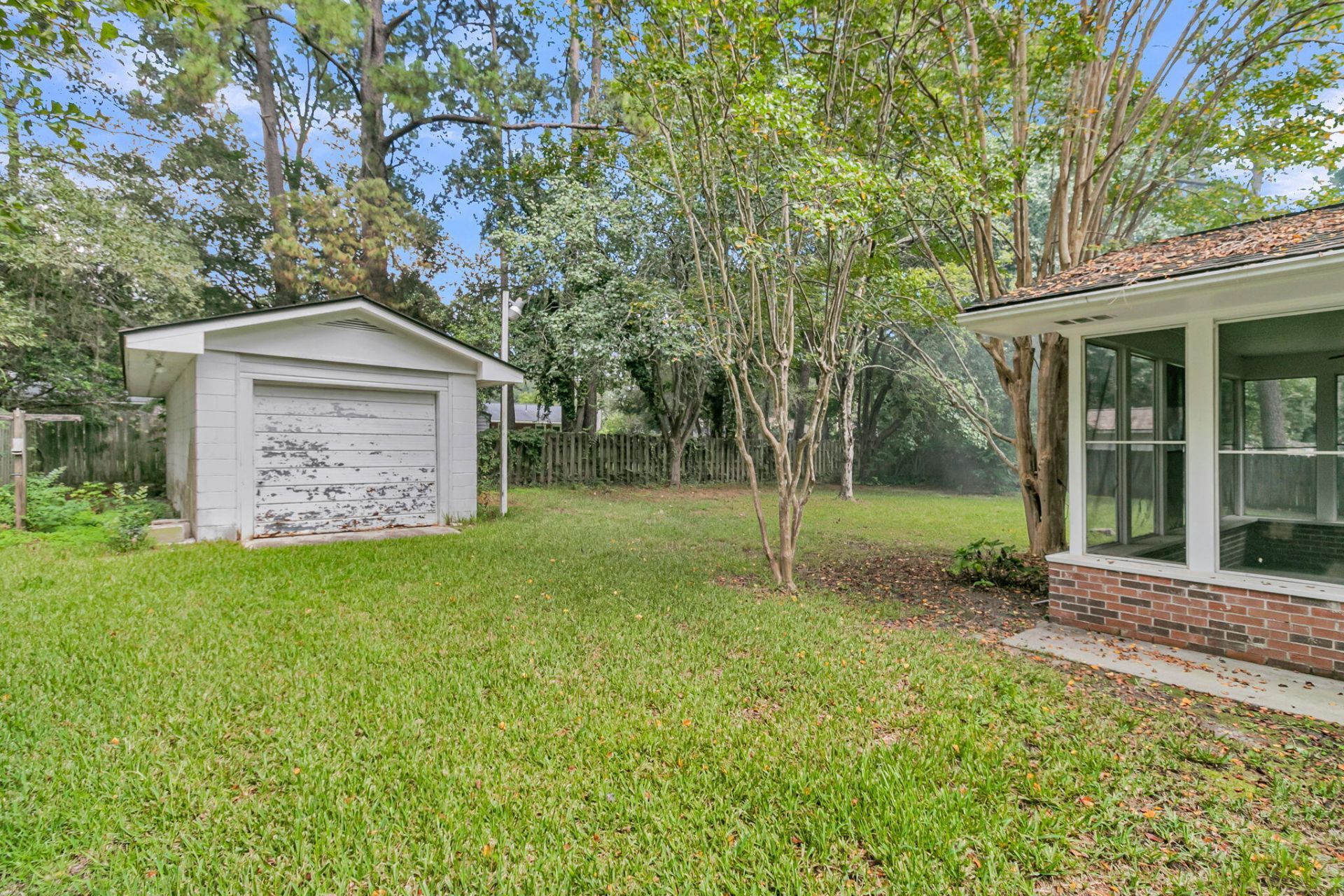 404 Forest Circle Photo 30