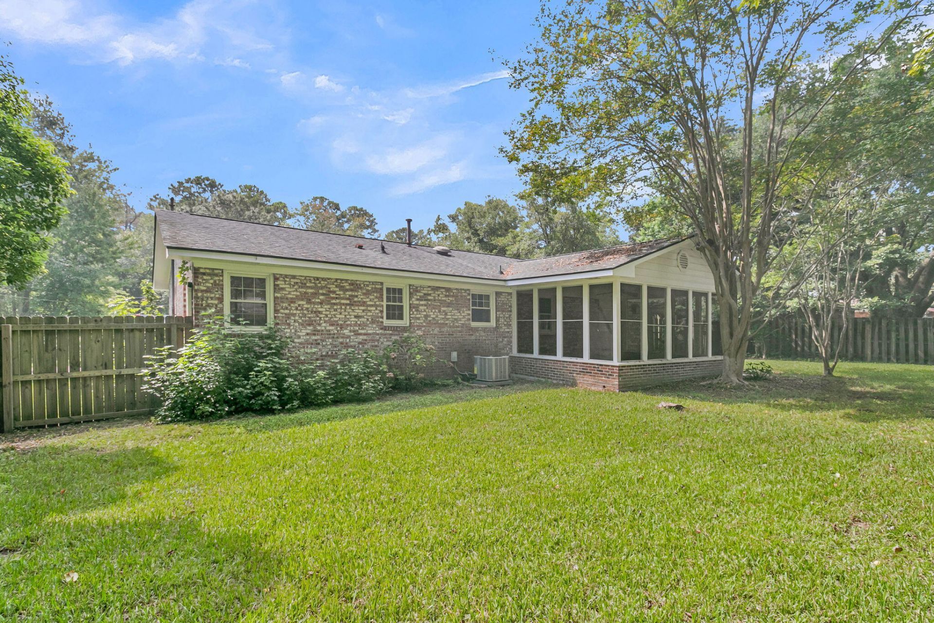 404 Forest Circle Photo 34