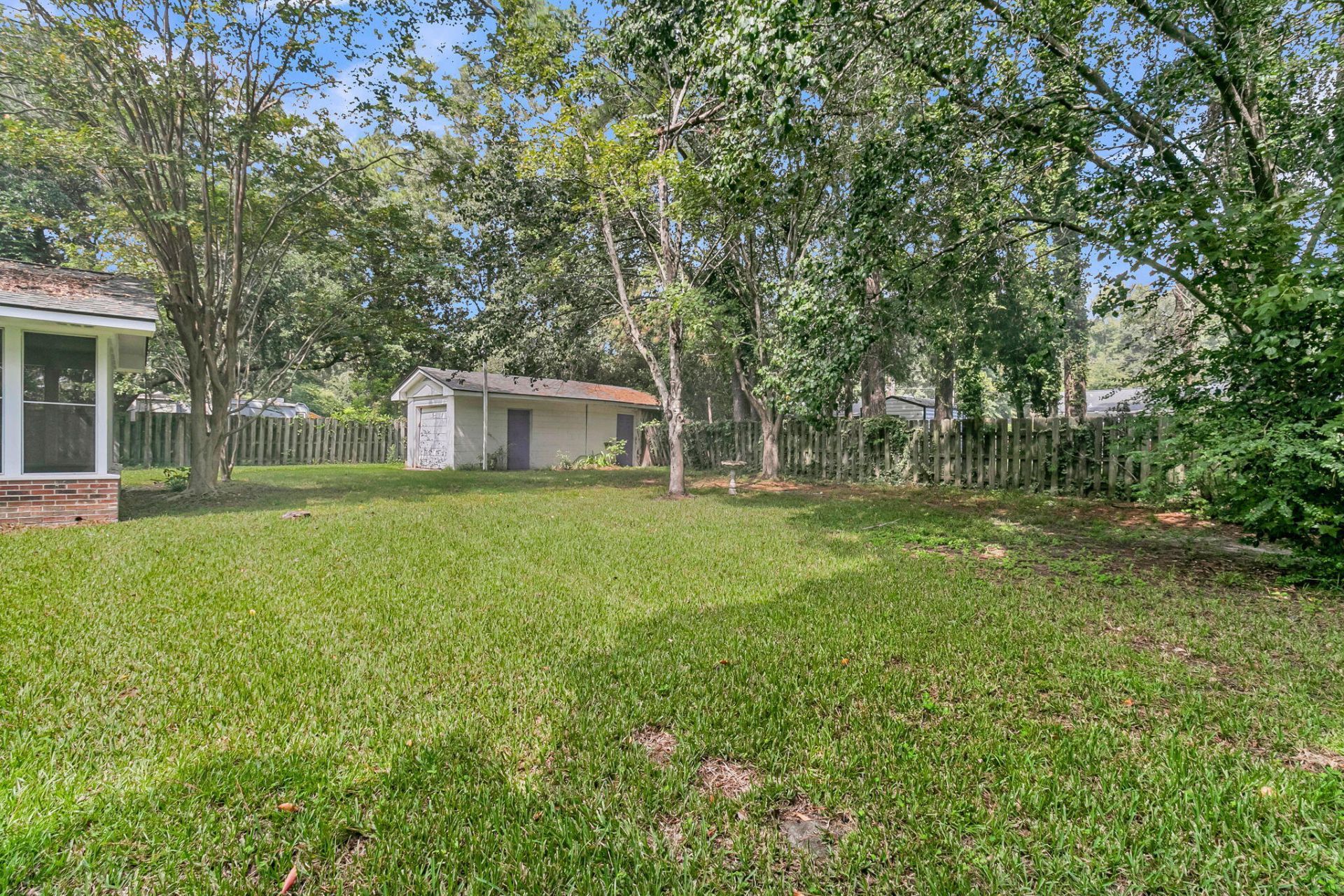 404 Forest Circle Photo 35