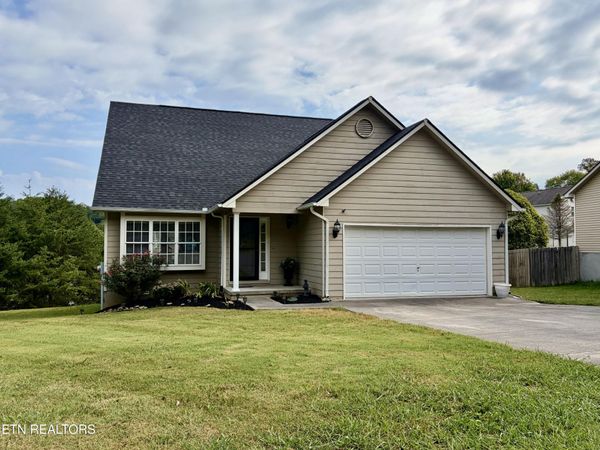 8435 Gardenside Lane, Powell, TN 37849