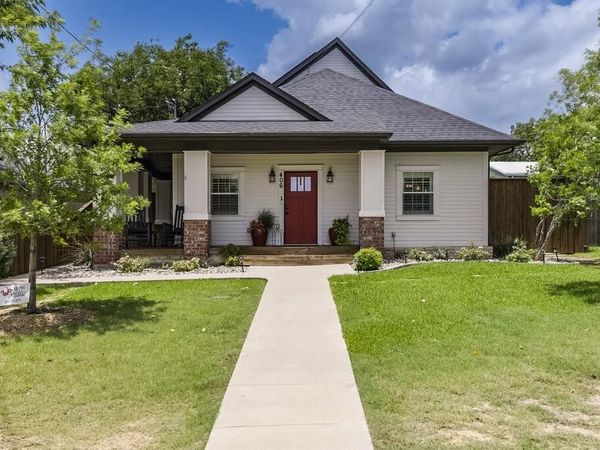 406 Commerce Street , Maypearl, TX 76064