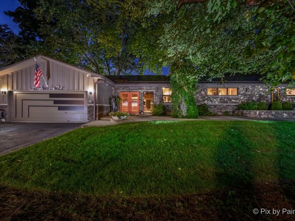 1916 W Grandview Drive , Johnsburg, IL 60051