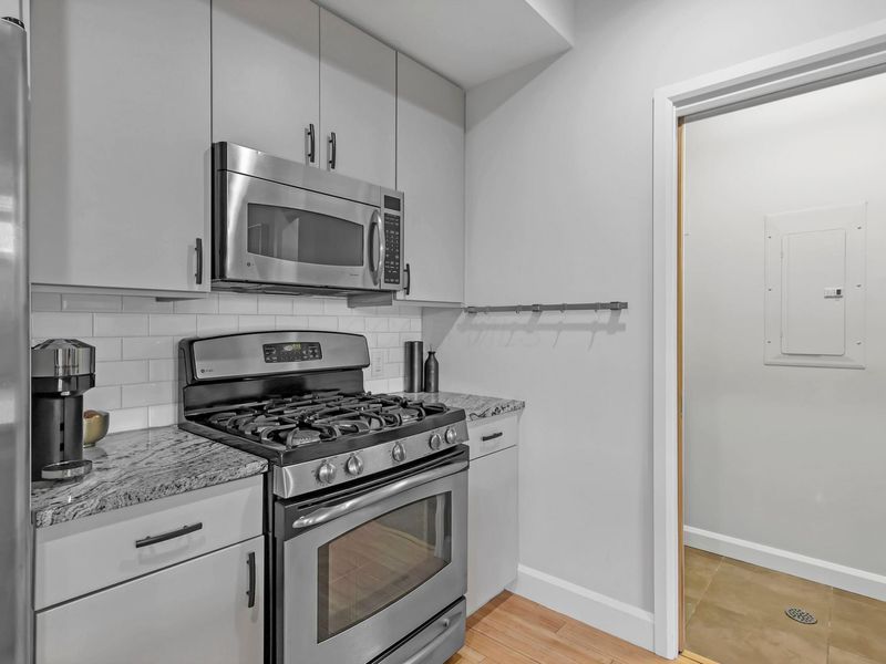 845 N High Street, Unit 408, Columbus, OH 43215 Photo 17