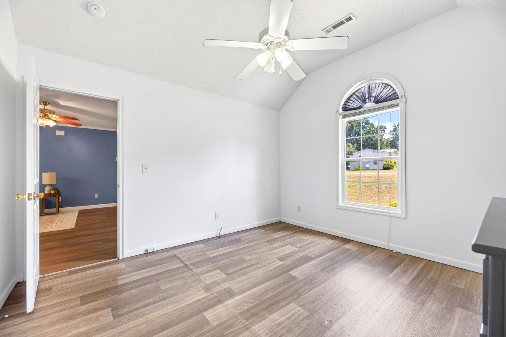 368 E Huson Circle Photo 12