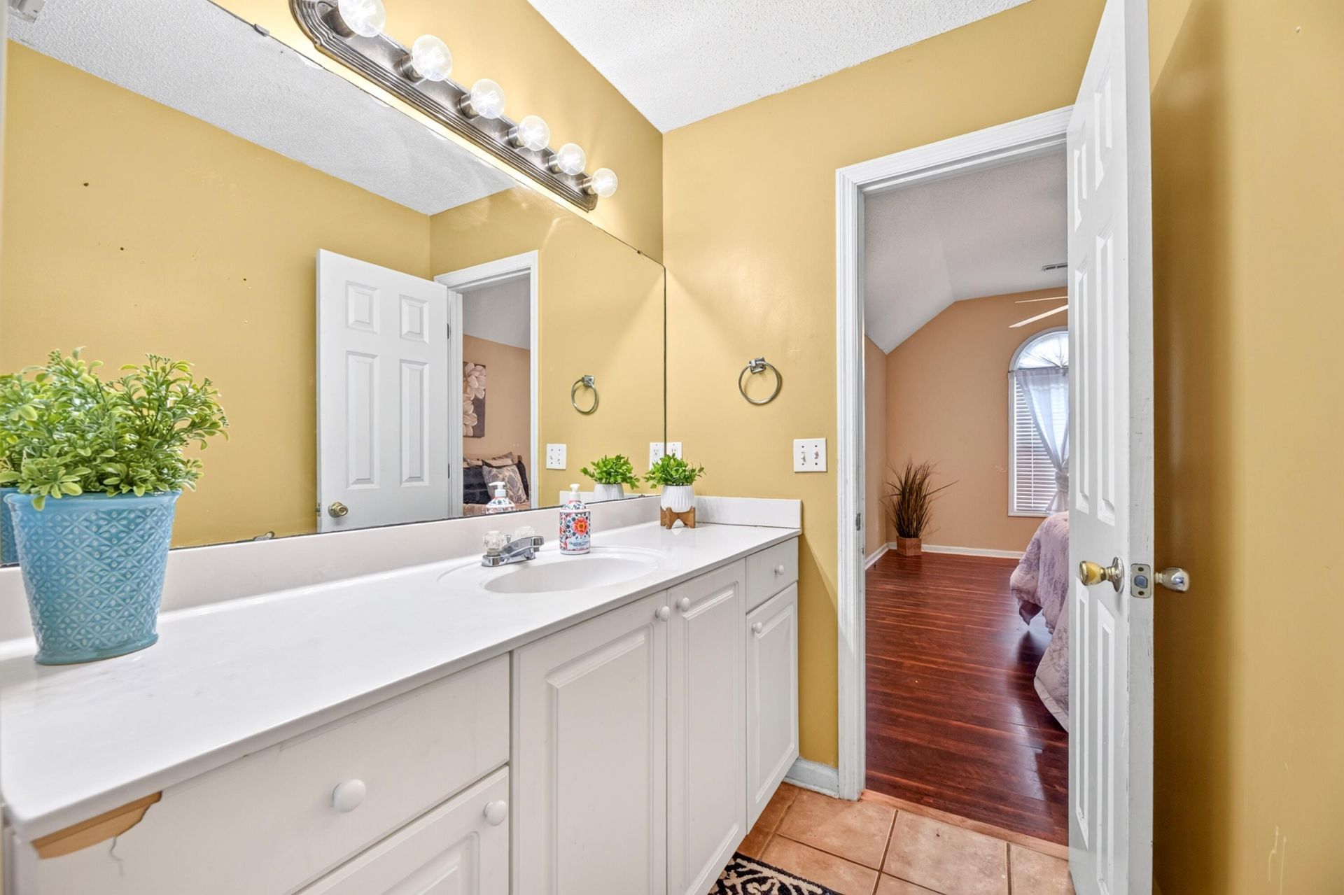 368 E Huson Circle Photo 16