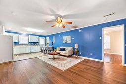 368 E Huson Circle photo 4