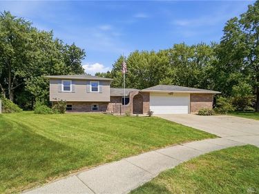 703 Bay Brooke Court, Vandalia, OH 45377