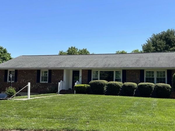 5412 Stoneybrook DR, Roanoke, VA 24018