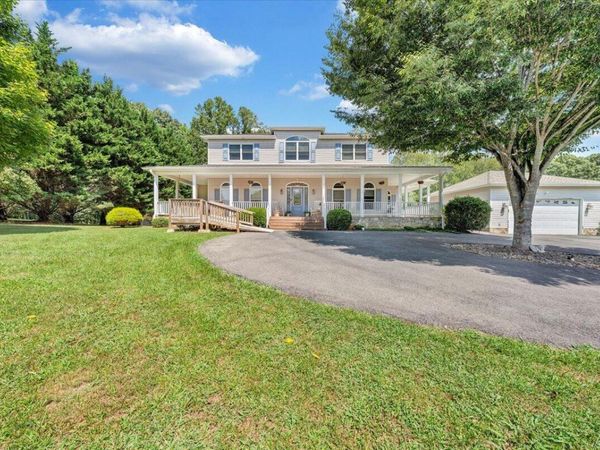 207 Shedd LN , Hardy, VA 24101
