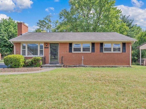 2409 Rollingwood DR, Salem, VA 24153