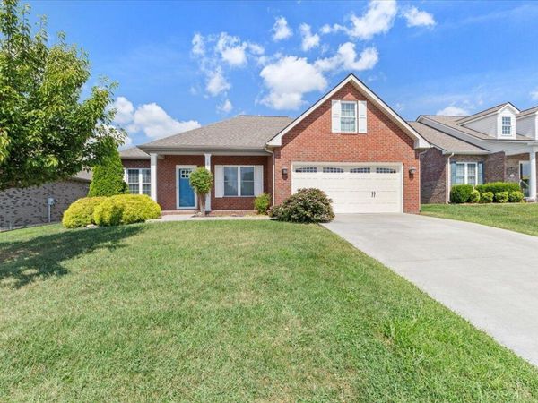 131 North Oaks DR , Salem, VA 24153