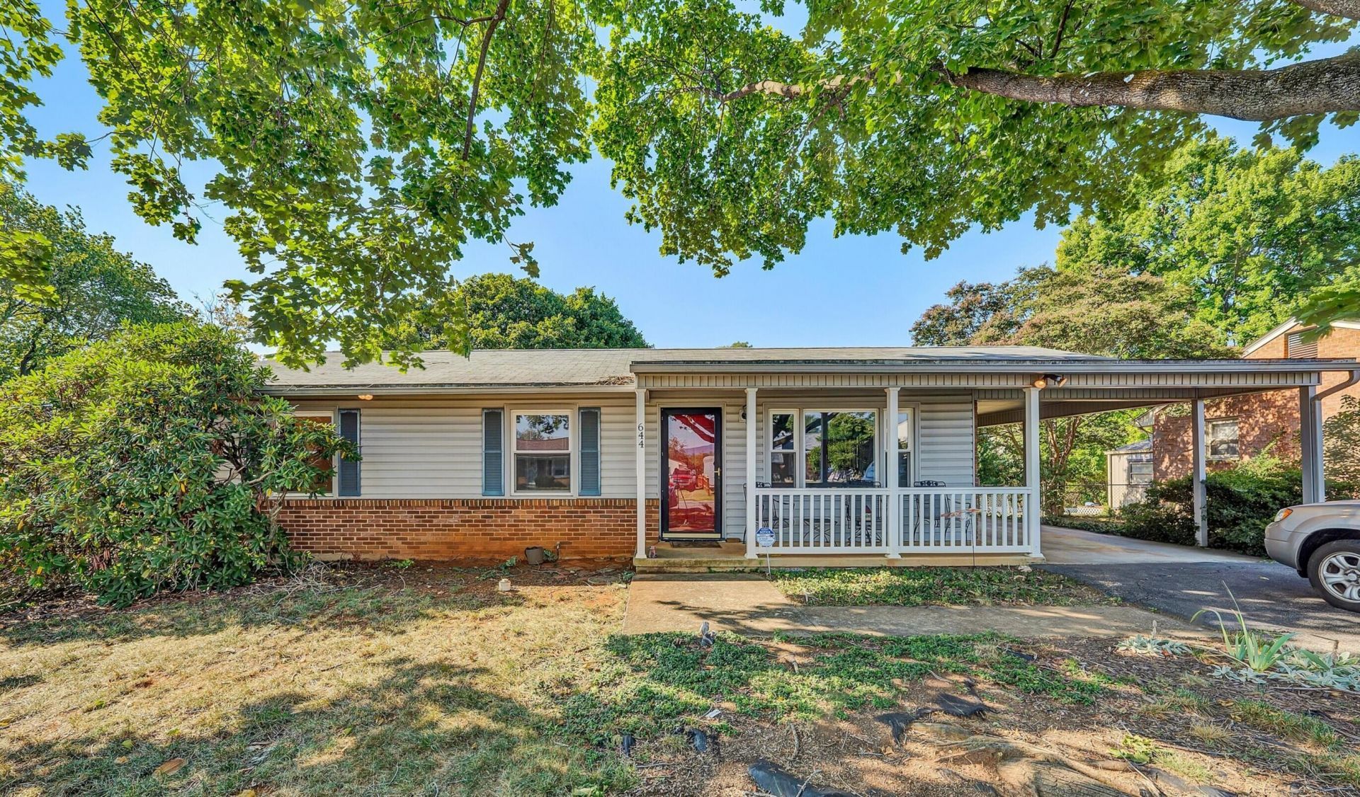 644 Pyrtle Dr, Salem, VA 24153 Main Photo