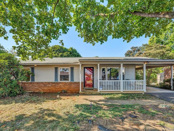 644 Pyrtle DR, Salem, VA 24153