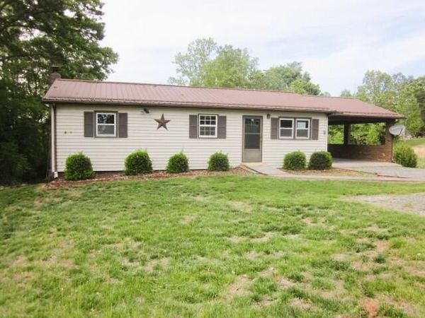 2765 HATCHETT RD , Penhook, VA 24137