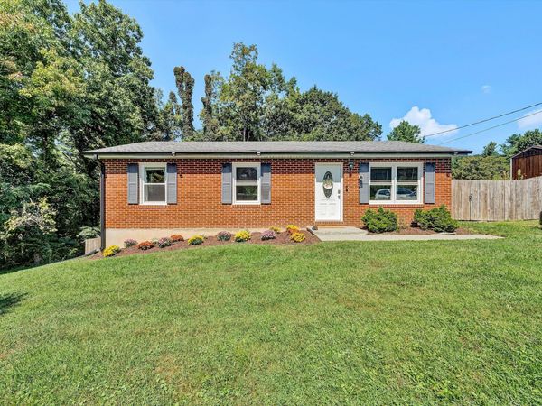 10380 Ivy Ridge RD , Bent Mountain, VA 24059