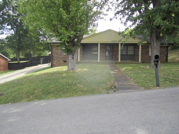 1140 Sugarberry Ln , Springfield, TN 37172