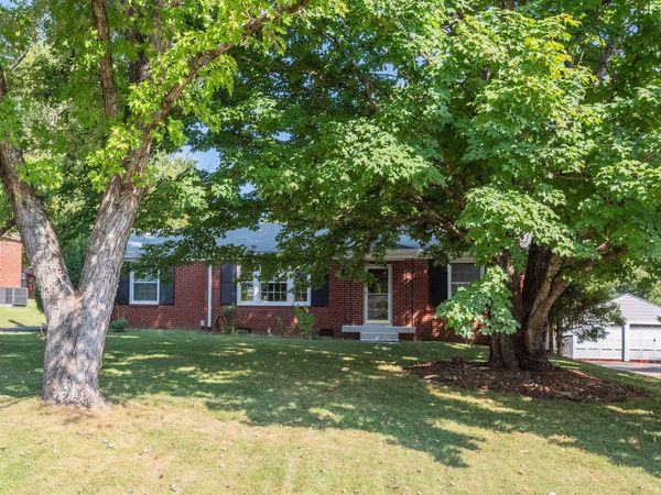 308 Fieldcrest Dr , Nashville, TN 37211