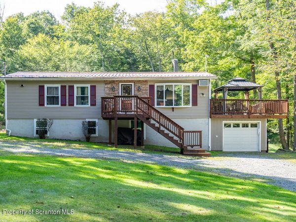 5 Chipmunk Trail, Hawley, PA 18428