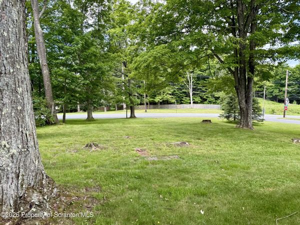 Skyline, Covington Twp, PA 18424