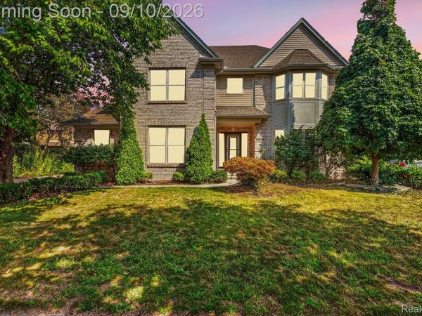 48802 Crescent Drive, Macomb Township, Mi 48044