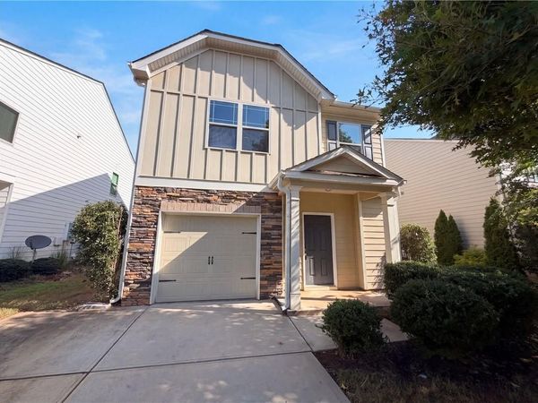 106 Southwind Circle , Newnan, GA 30265