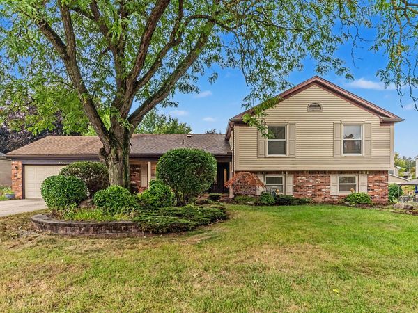 42021 Banbury Court, Northville, MI 48168