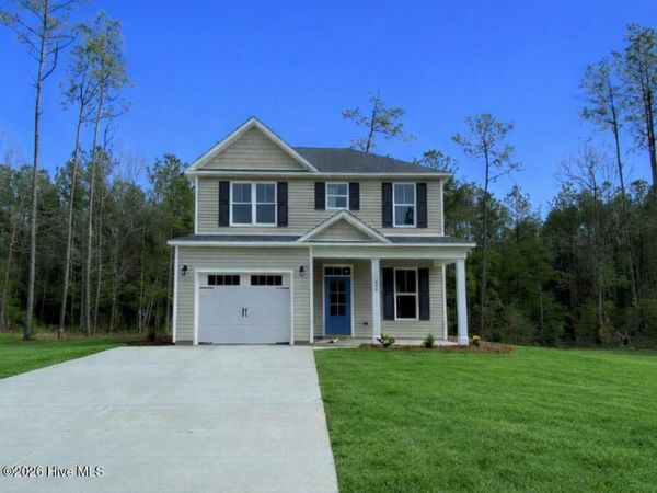 109 Bristol Bay Drive, Lake Waccamaw, NC 28450