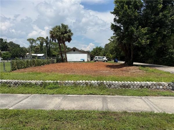 1209 Laurel DR , NORTH FORT MYERS, FL 33917