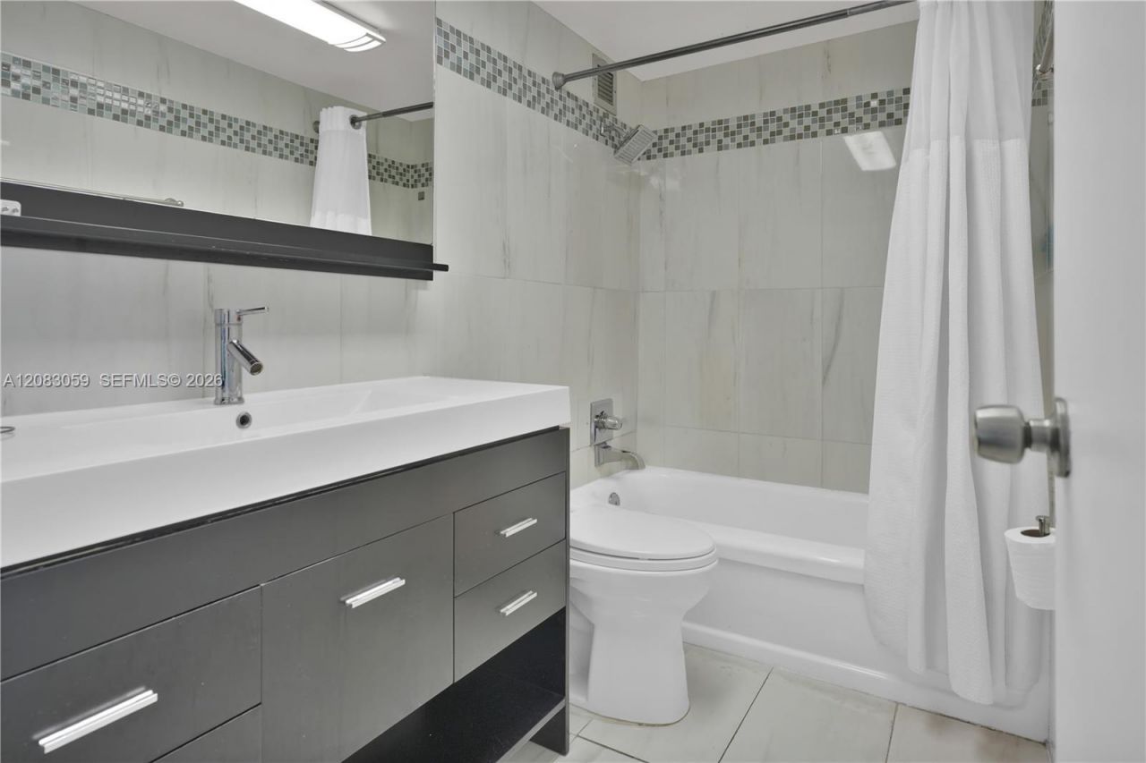 4747 Collins Ave, Unit 1503, Miami Beach, FL 33140 Photo