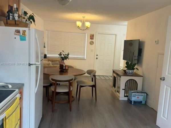 42 W 7th St , Unit 202, Hialeah, FL 33010