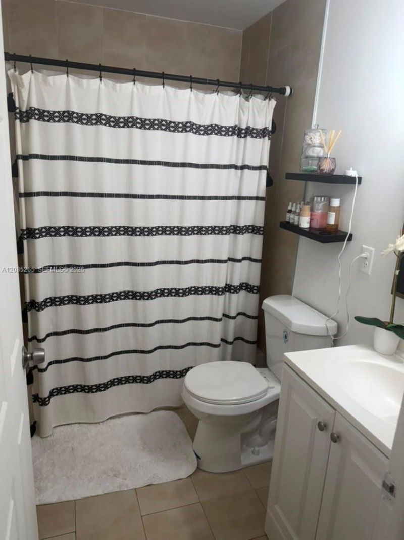 42 W 7th St, Unit 202, Hialeah, FL 33010 Photo