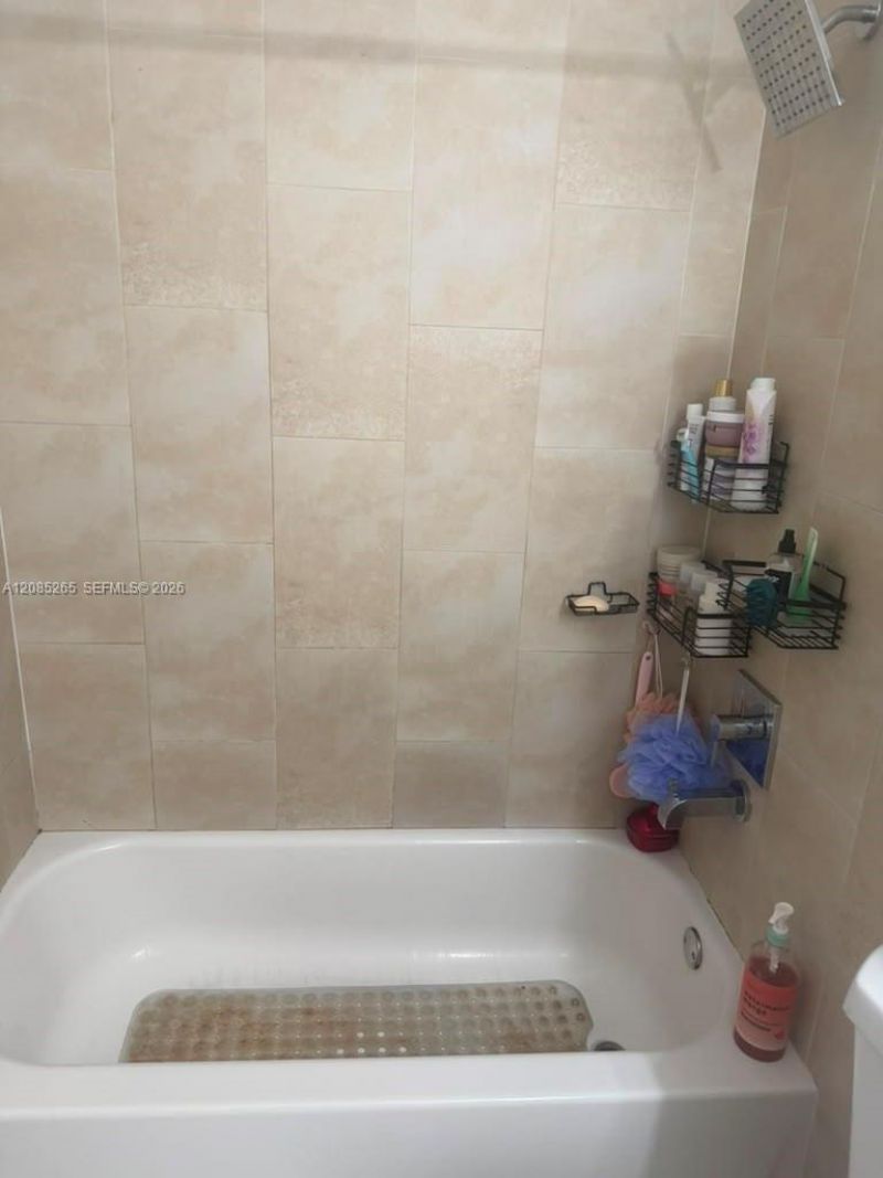 42 W 7th St, Unit 202, Hialeah, FL 33010 Photo