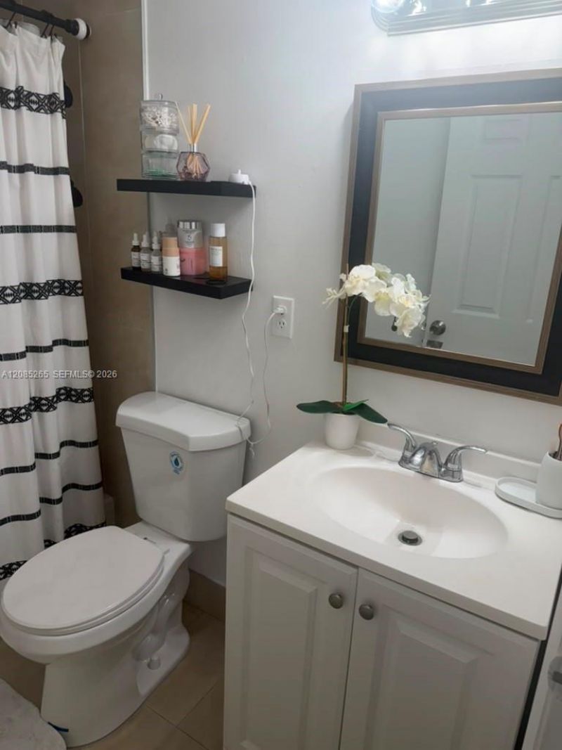 42 W 7th St, Unit 202, Hialeah, FL 33010 Photo
