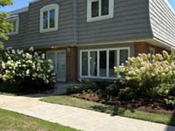 1466 Concorde Circle, Highland Park, IL 60035